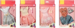 Kledingset voor een Barbie-type pop met accessoires