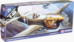 Academy Curtiss P-40E Warhawk kunststof modelvliegtuig