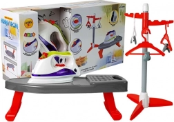 Kinderstrijkset op batterijen met strijkplank en kledingrek