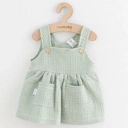 Baby muslin tuinrokje met bretels New Baby Comfort clothes – saliegroen