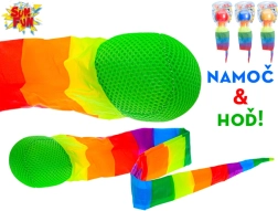 Waterbal met regenboogstreamer