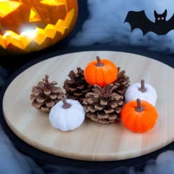 Herfstdecoratie pompoenen en dennenappels, 8 stuks