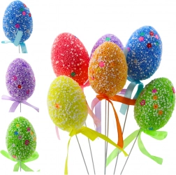 Paaseitjes aan draad kleurrijk met witte patronen en lint 6 stuks