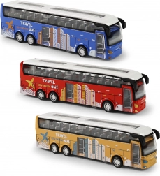 Metalen langeafstandsbus met vrije loop