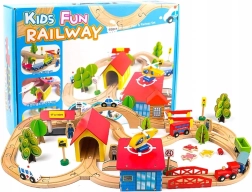 Houten treinbaan met auto’s en accessoires