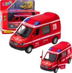 Metalen brandweerwagen 1:32 met opwind-aandrijving, licht en geluid – rood