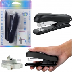 Zwarte kantoornietmachine met capaciteit tot 30 vellen