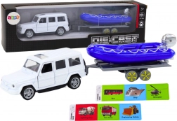 Terreinwagen met aanhanger en motorboot