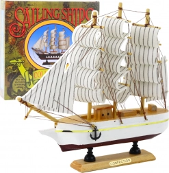 Decoratief model van een driemastzeilschip wit