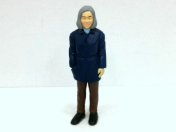 Beeldje van man in jas 12,6 cm