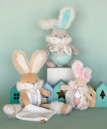 Pluchen konijntje met rammelaar en fopspeenhouder 21 cm