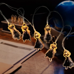 Wednesday lichtslinger op batterijen 130 cm