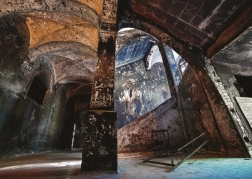 Puzzel Verloren Plaatsen: Gewelfde Gang 1000 stukjes