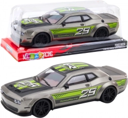 Sportauto met achterwielaandrijving zilver-groen