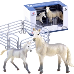 Set paarden- en veulenfiguren met omheining – Wit
