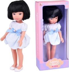 Lovely Girl pop met kort zwart haar in wit-blauwe jurk 33 cm