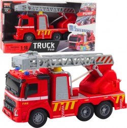 Brandweerwagen 1:16 met waterpomp, licht en geluid