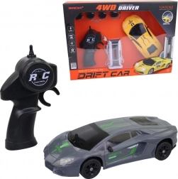 Elektrische auto op afstand bestuurbaar met verwisselbare wielen en driftfunctie