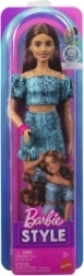 Mattel Barbie Fashionistas verzamelpop met donker haar in een tweedelige turquoise outfit