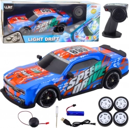 RC sportauto met verlichte carrosserie en driftwielen – blauw