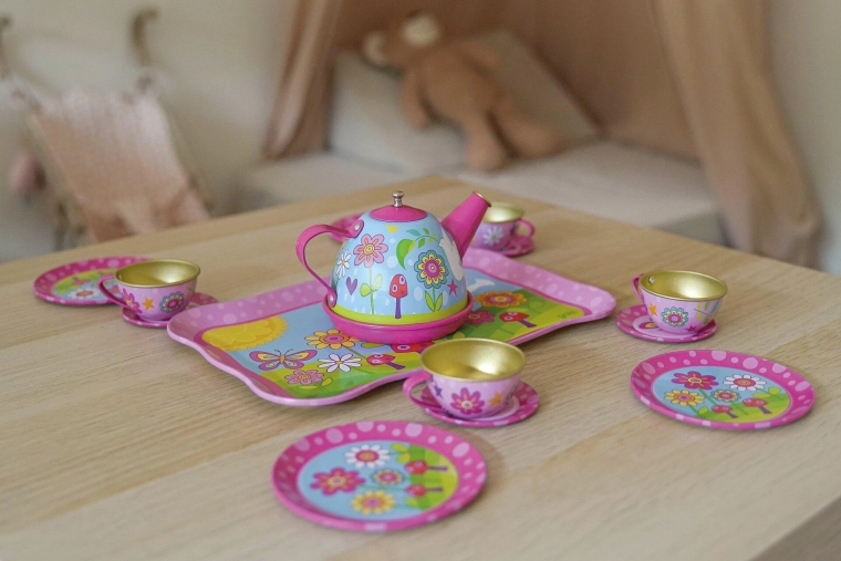 Stevig blikken servies voor binnen en buiten spelen