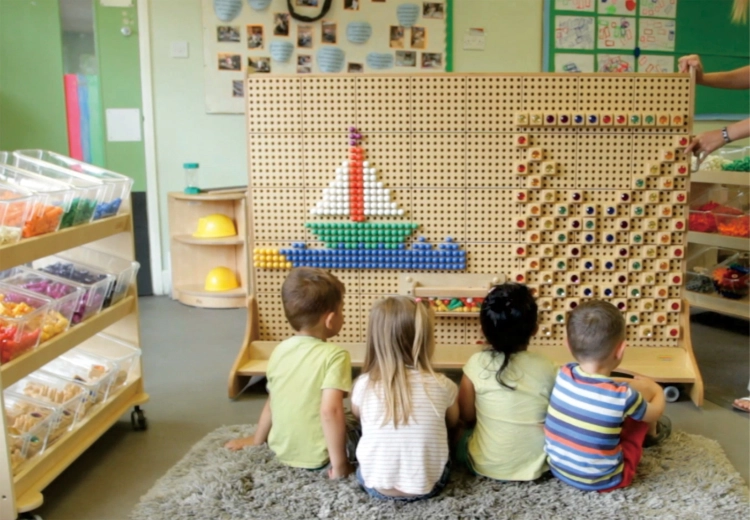 Reusachtig geperforeerd werkoppervlak voor onbegrensde creatie