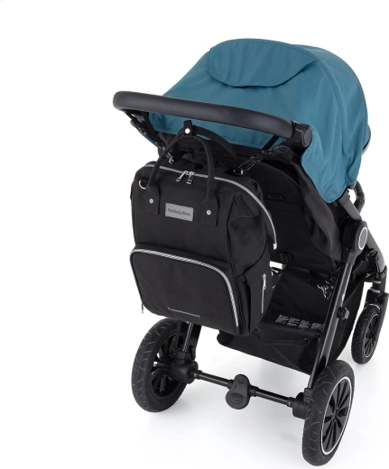 Eenvoudige bevestiging aan de kinderwagen en comfort op de rug
