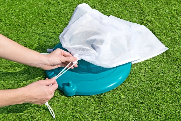Fijn filtergaas vangt bladeren en kleine deeltjes op