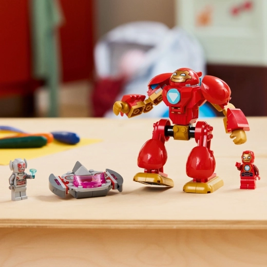 Ultron en zijn vliegende voertuig voor spannende gevechten
