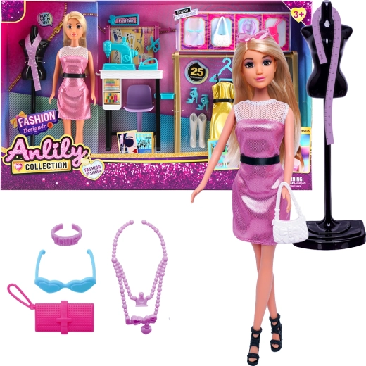 Modeontwerpster met naaimachine en 25 accessoires