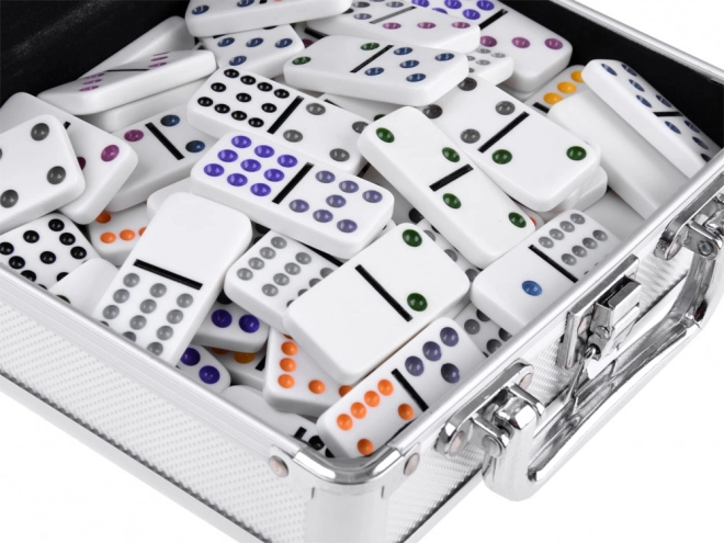 Metalen koffertje en accessoires voor comfortabel spelen