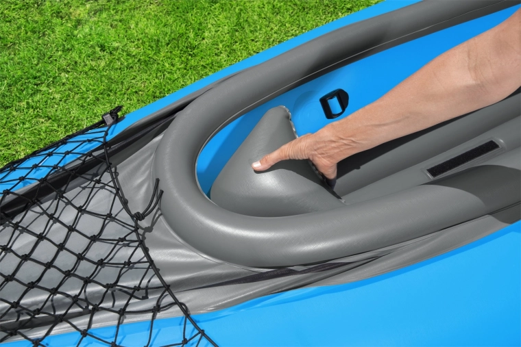 Comfortabele cockpit en praktische opbergnetten