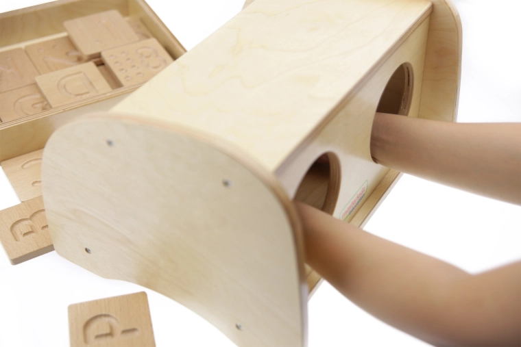 Twee voelopeningen voor zintuiglijk onderzoek