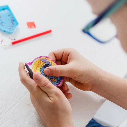 Schattige STITCH-motieven op magneetjes