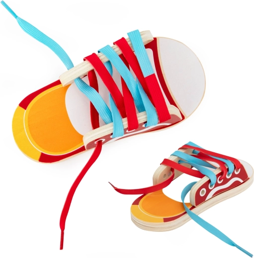 Realistische houten “schoen” met bewegende delen