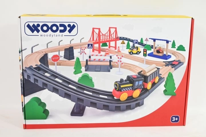 Woodyland houten treinbaan met elektrische locomotief en brug