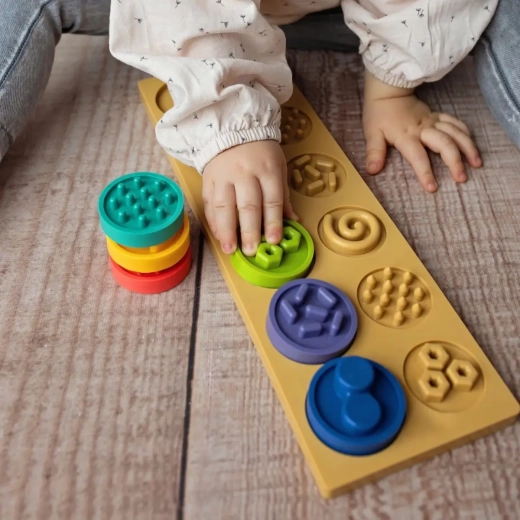 Multizintuiglijk spel met texturen en kleuren