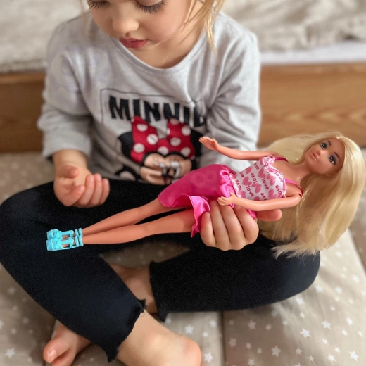 Mama-pop met kamhaar