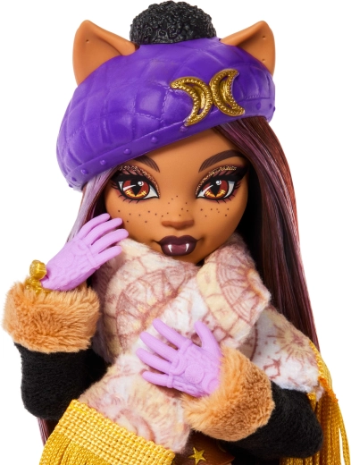 Clawdeen Wolf in winterstijl met accessoires