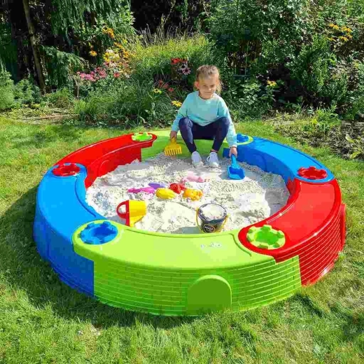 Multifunctioneel speelplezier: zand, ballen en water