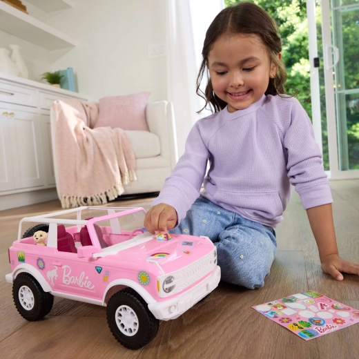 Ruimte voor twee poppen en het stoere Bronco-terreindesign