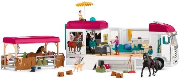 Grote transporter met ruimte voor paarden