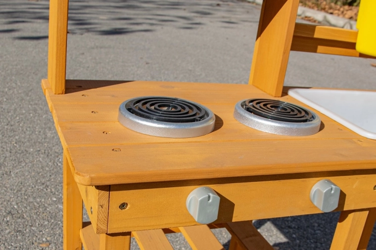 Twee kookplaten en draaiknoppen voor realistisch spel