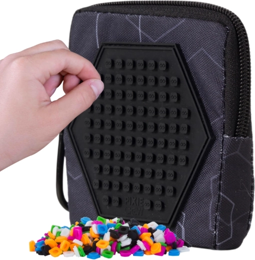 Pixie Crew vierkant etui zwart Hexa met pixels