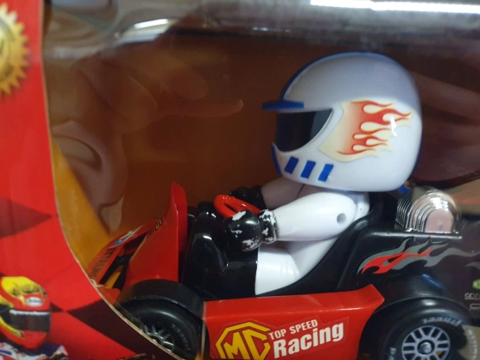 Go-kart met bestuurder (B-ware) - 1 stuk