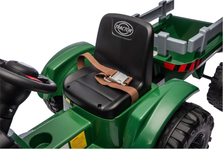 Veilige zitplaats met gordel en stabiele wielen