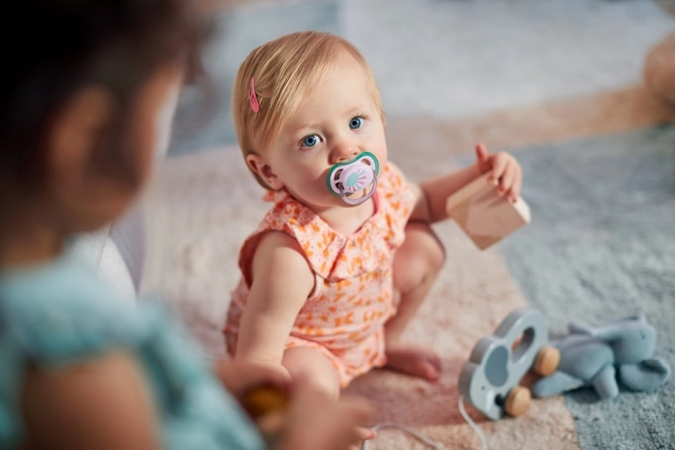 Orthodontische siliconenspeen met natuurlijk gevoel