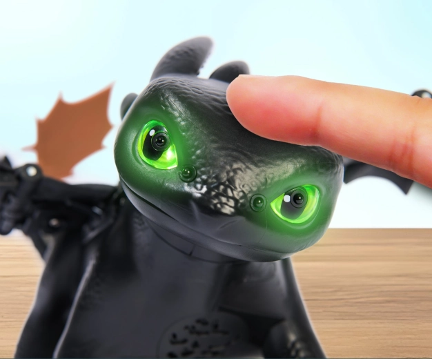 Lichtgevende ogen en plasma-aanval