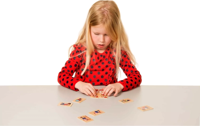 Een spel dat de woordenschat en de concentratie ontwikkelt