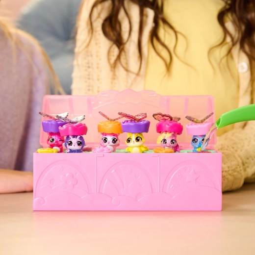 Magische “bloeiende” onthulling met water